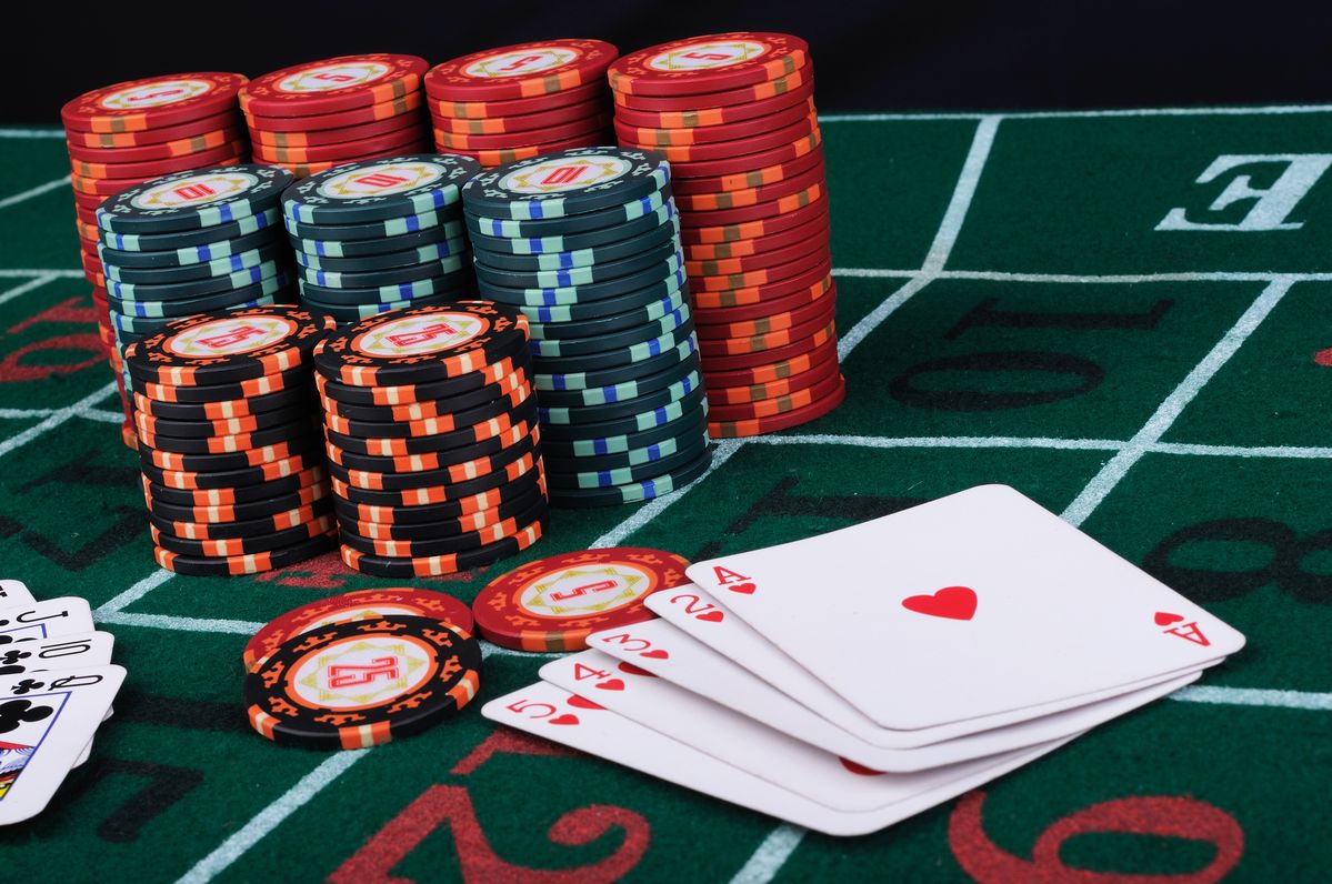 Gold Fish Casino APK کھلاڑیوں کے لیے لائیو کیسینو سیکشن